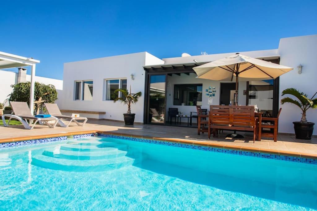 Villa Mario Lanzarote 普拉亚布兰卡 外观 照片