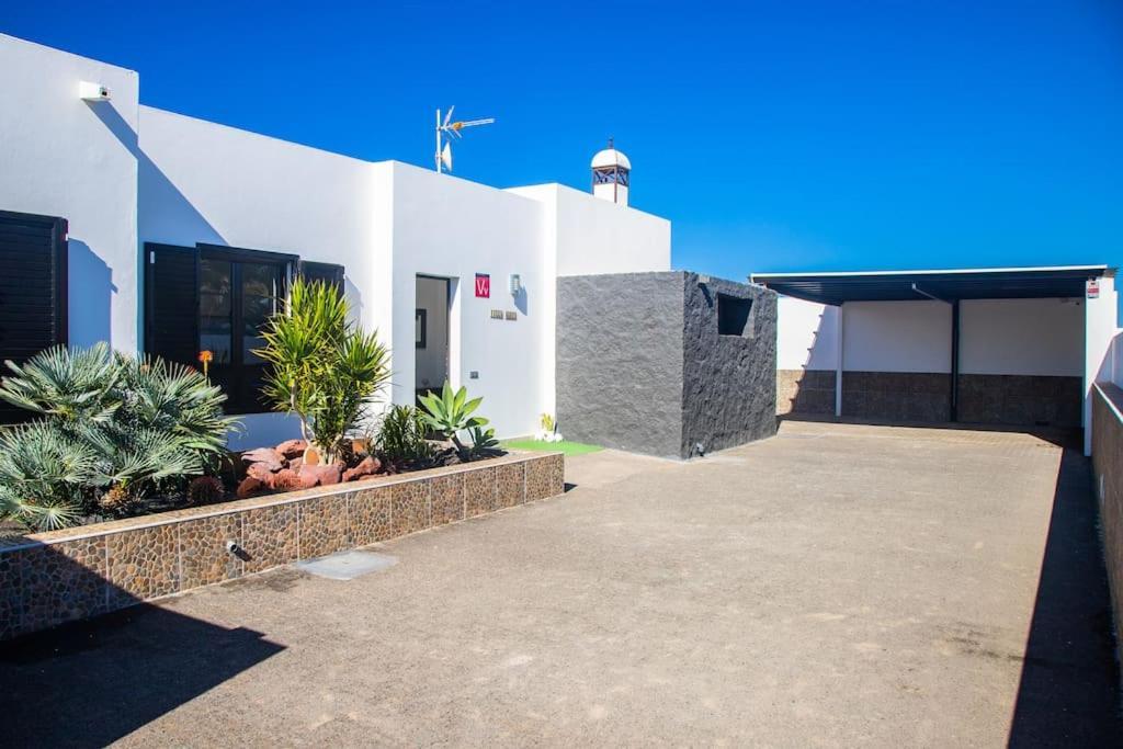 Villa Mario Lanzarote 普拉亚布兰卡 外观 照片